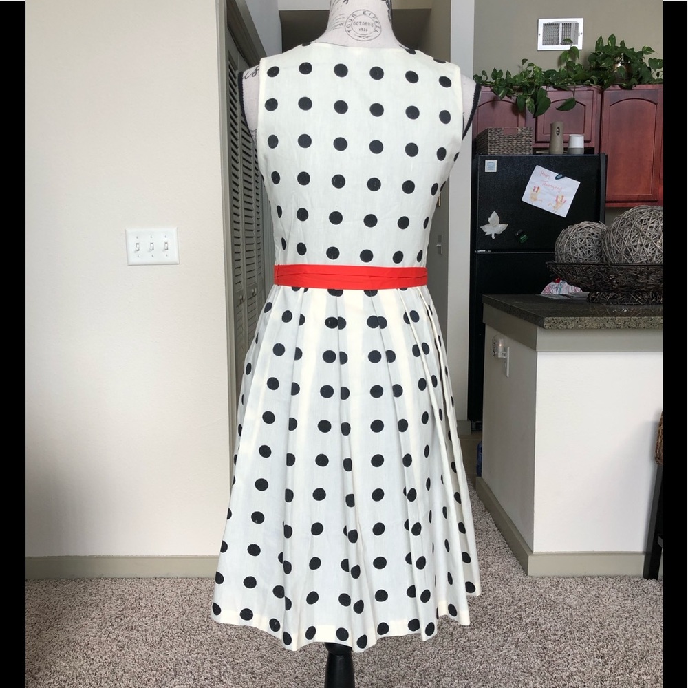 🧡 Retro Polka Dotted Dress 🧡 - Picture 3 of 8